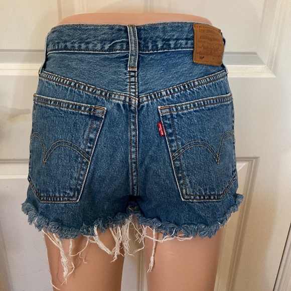 Levi 501 Button Fly Bootie Shorts - Picture 2 of 5